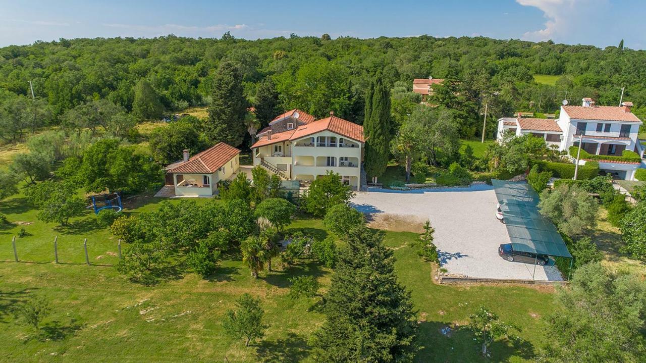 Apartments Saladinka Cervar-Porat Luaran gambar